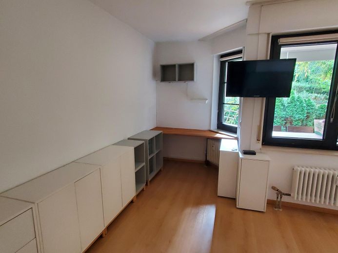 Apartamento amueblado con terraza soleada cerca del Havel, sin comisión – Arbeitsplatz