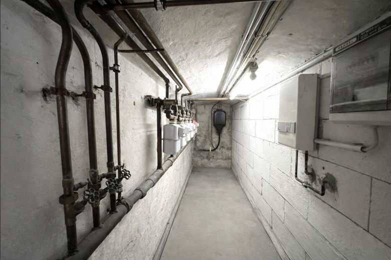 Chance für Investoren! Modernisierungsbedürftiges MFH mit 6 Wohnungen in Schwelm (voll vermietet) – Keller