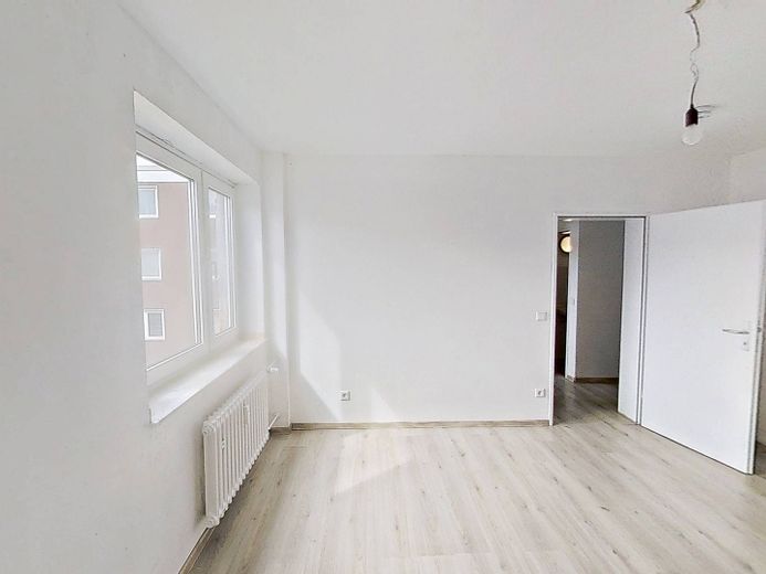 Luminoso appartamento di 3 locali con BALCONE e cucina spaziosa a Duisburg-Marxloh – Ansicht II: Schlafzimmer II