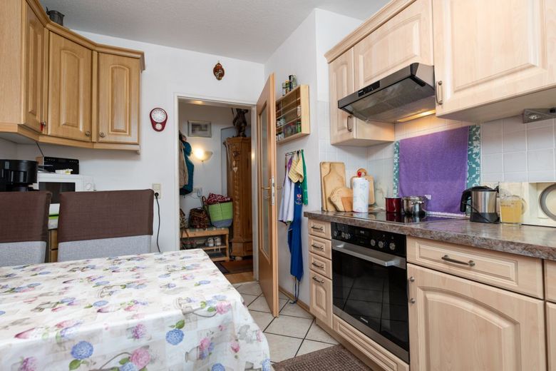 3-Zimmer-Erdgeschosswohnung in Wallgau mit Terrasse, Hobbyraum &amp; Garage – Küche Ansicht 2