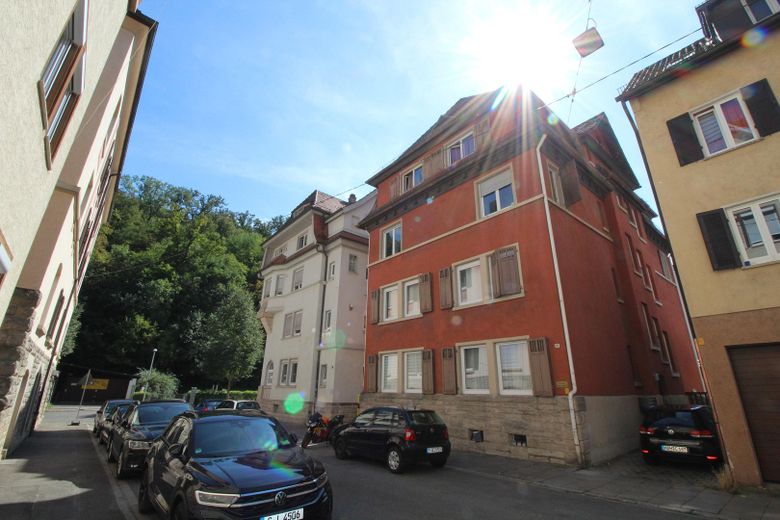 Frisch renovierte E.G Wohnung mit Balkon und Garten zur Mitnutzung – Foto 1