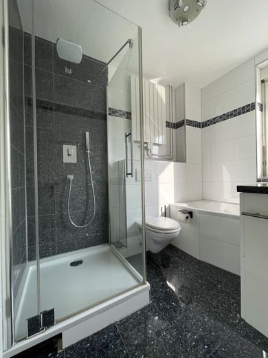 Charmantes Reihenmittelhaus mit Wintergarten, Terrasse &amp; moderner Technik in Mannheim-Herzogenried – Badezimmer_OG