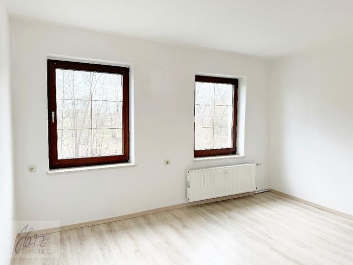 ***WOHNEN IM GRÜNEN*** - Komfortabel, ruhig und familienfreundlich... 3-Raumwohnung mit Tageslichtbad und opionaler Einbauküche ab sofort zu vermieten – Wohnzimmer