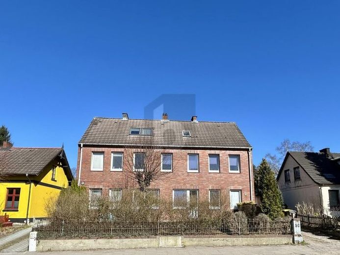 RENDITESTARKES MEHRFAMILIENHAUS IN ZENTRALER LAGE – फोटो 1