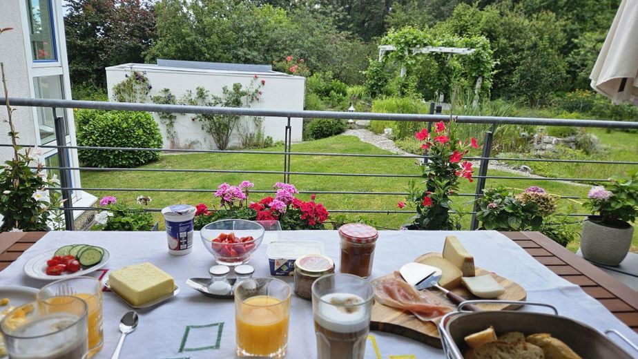 Frühstück auf der Veranda