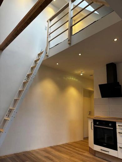 Çatı katında kiralık 1 odalı daire – Fotoğraf 4