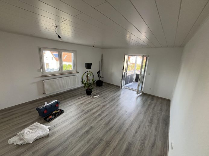 Appartamento di 3 locali a Großenseebach – Wohnzimmer