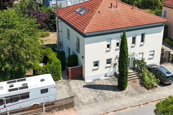 TOP!! Doppelhaushälfte in Weinböhla, ca. 131 m² Wfl., 5 Zimmer, EBK, Keller, ***PROVISIONSFREI***