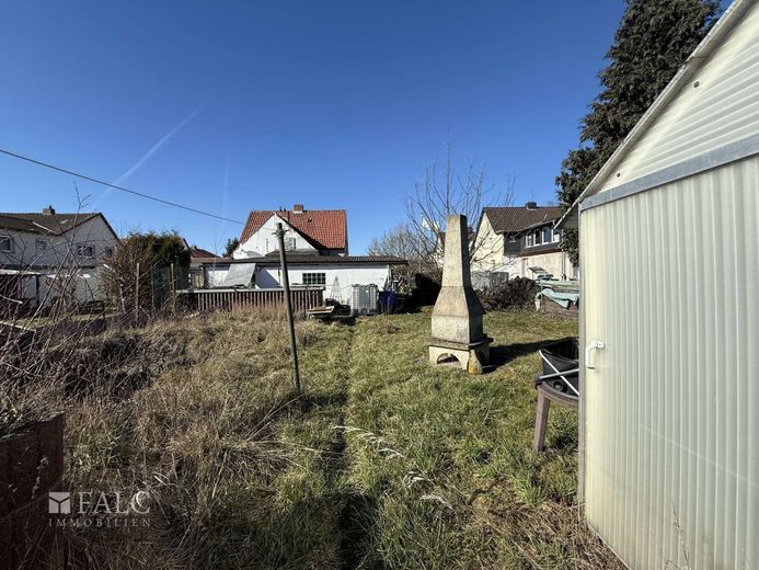 RESERVIERT***Kleine Doppelhaushälfte mit großem Grundstück und Entwicklungspotenzial – Garten