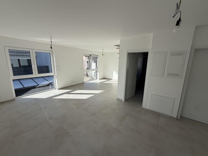 Primera ocupación exclusiva de obra nueva – Elegante vivienda dúplex de 3 habitaciones – Wohnzimmer