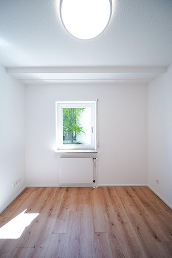 Frisch saniert & bezugsbereit: Helle 3 Zimmer mit Balkon in Wiesbaden-Biebrich – Kleines drittes Zimmer