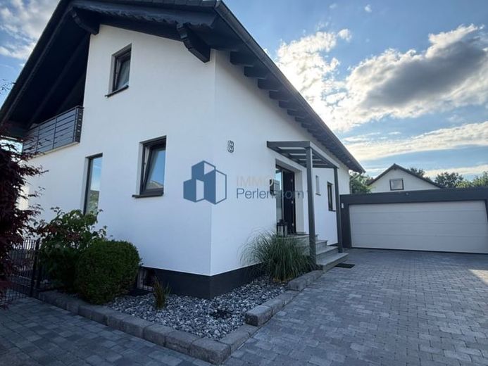 Bestlage Baunatal-Altenbauna-Stilvoll und aufwendig saniertes Einfamilienhaus – Foto 1