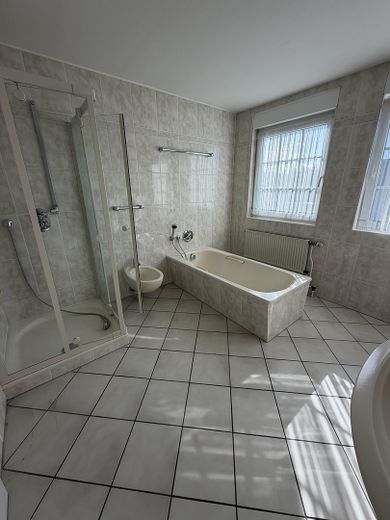 Exclusief wonen op een toplocatie in Lübeck - 160 m² woonoppervlakte op 777 m² eigen grond – Bad