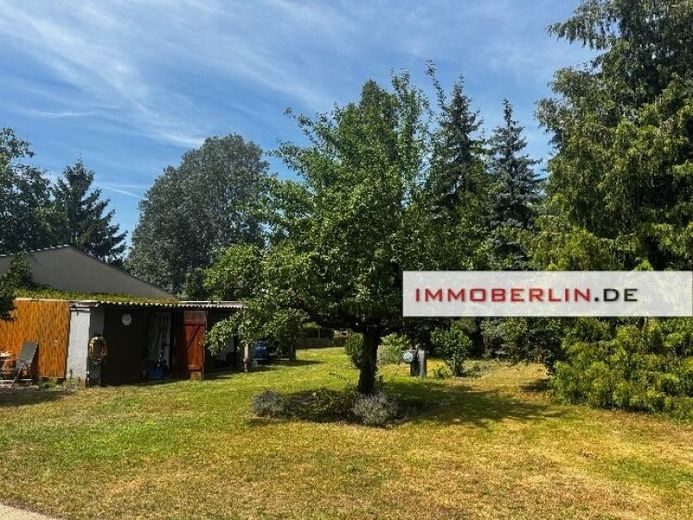IMMOBERLIN.DE - Charmanter Bungalow mit traumhaftem Westgarten & Garagen – Foto 1