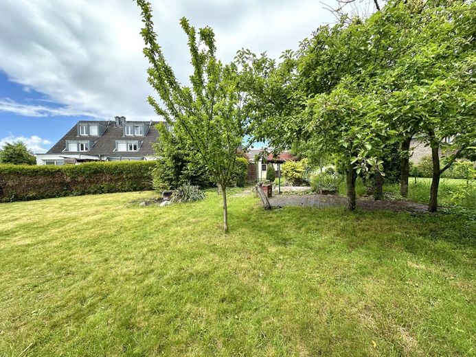 CITYHOUSE: In Top-Lage von Brauweiler! Einfamilienhaus mit großem Grundstück und viel Potenzial! – Brauweiler