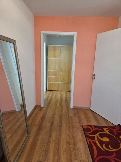 Słoneczne mieszkanie 2,5-pokojowe dla 1 osoby – Flur, li Schlafzimmer, re Bad