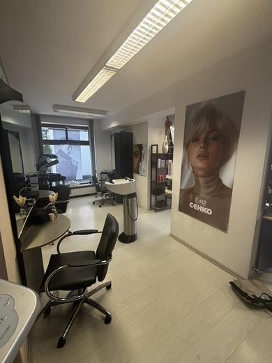 TOP-LAUF-LAGE für Frisör, Laden o. Büro-/ Praxisräume in Holzkirchen! Große Schaufenster! – Foto 4