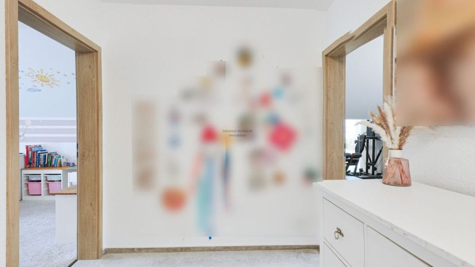 *** Exklusives KfW-40-Plus-Einfamilienhaus mit PV-Anlage, Erdwärmepumpe, Doppelgarage – OG_Flur_1