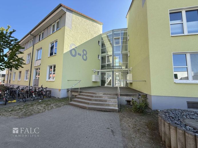 RESERVIERT*Bezugsfreie Erdgeschosswohnung in zentrumsnaher Lage mit 2 Balkonen und Außenstellplatz* – Außenansicht