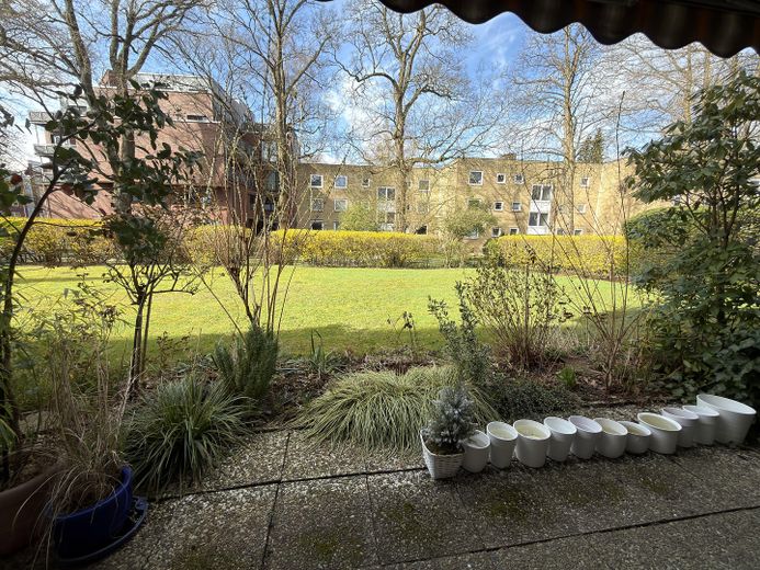 Grünes Bahrenfeld: appartamento libero di 3 locali con terrazza, aiuola e garage sotterraneo – Blick von der Terrasse