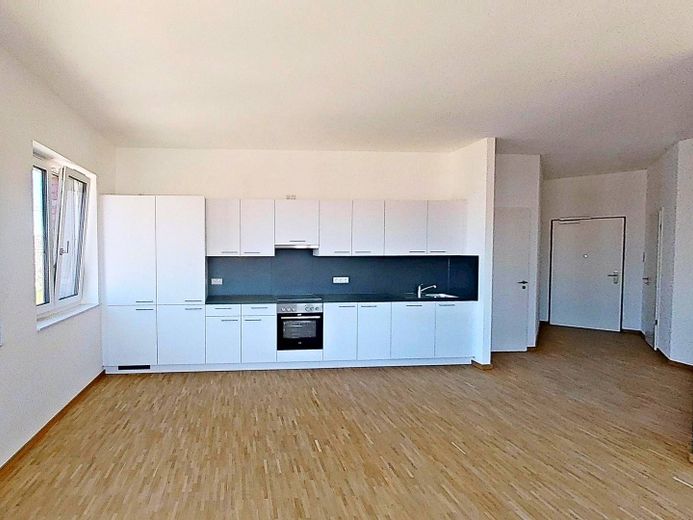 HOGAR DE ENSUEÑO EN PRIMERA OCUPACIÓN: Luminoso piso de 3 habitaciones con COCINA AMUEBLADA – Ansicht III: Wohn- und Esszim…