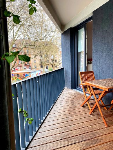 Townhouse-Wohnung Neckarstadt-Ost / Terrasse und Gartennutzung / 2 Balkone / Perfekt für Familien – Balkon 1.OG