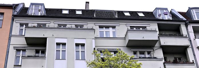 2-кімнатна квартира в тихому берлінському будинку старого фонду без комісії – Hausansicht