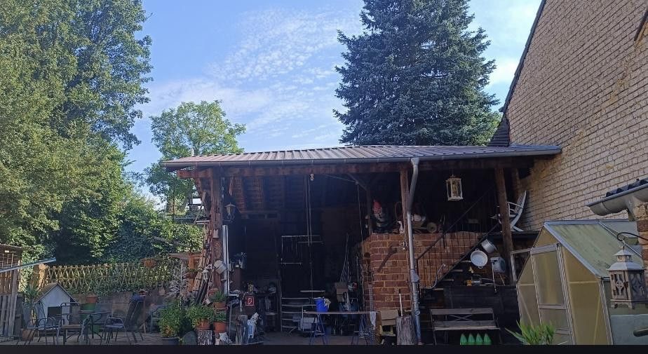 Bauernhaus mit großem Grundstück / Garten – Aufgang zum Garten / Heide