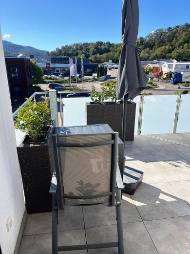 شقة مريحة من 3 غرف في غاغناو-أوتناو، بالطابق العلوي – Balkon