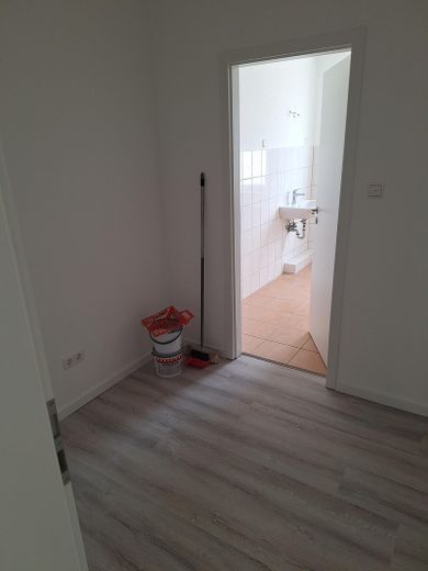 Erstbezug nach Renovierung - 3 Zimmer in Bad Nenndorf – Vorraum zum Bad