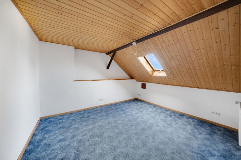 Großzügiges 8-Zimmer-Wohnhaus auf drei Wohnebenen in Aßlar-Berghausen – Foto 9