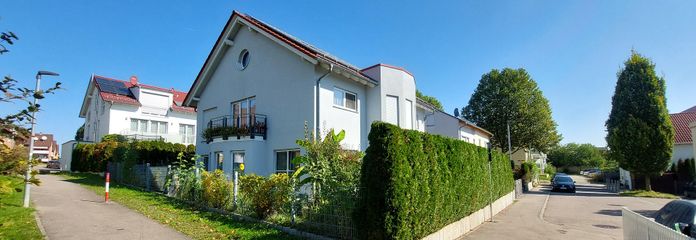 Aussenansicht links mit Balkon