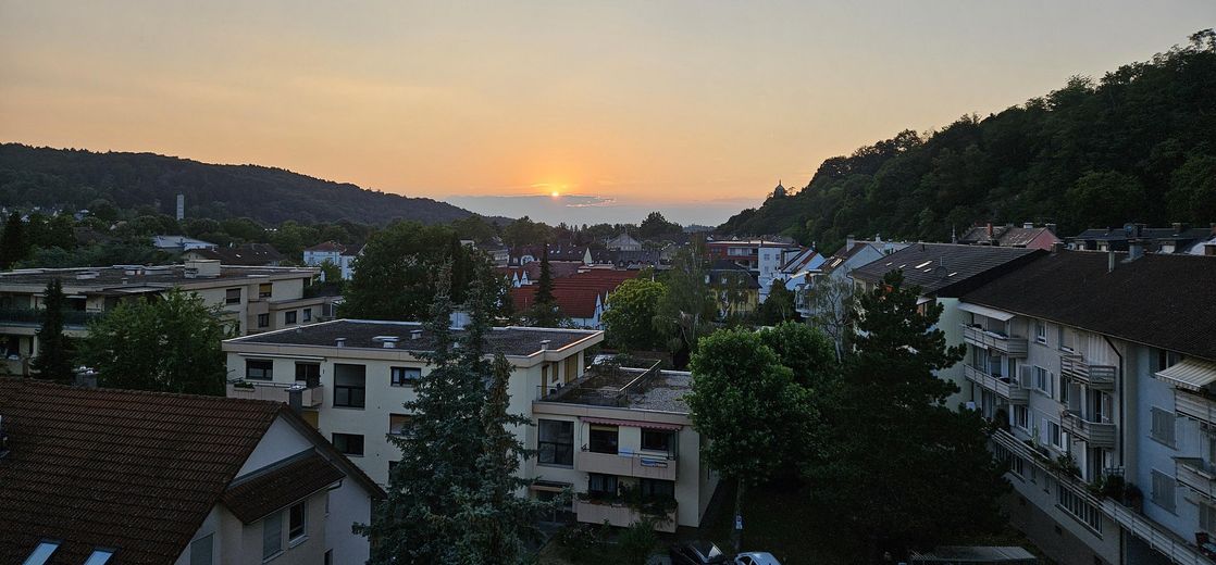 Über den Dächern von Baden-Baden – Charmante Maisonette-Wohnung mit Panoramablick nahe Festspielhaus – Foto 1