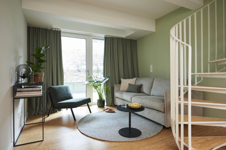 2-Zimmer Maisonette Apartment für 1250€ Warm – vollmöbliert mit Gym & Workspace – Foto 3
