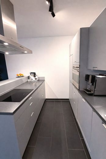 Amueblado: moderno apartamento de 4 habitaciones en los Welfenhöfen (limitado a dos años) – Küche_2