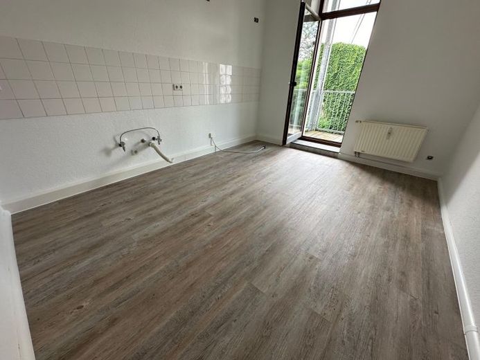 EBK mögl. ! * 1. OG - hochwertiges Laminat und West-Balkon ! **ab 1.11.26 – Photo 1