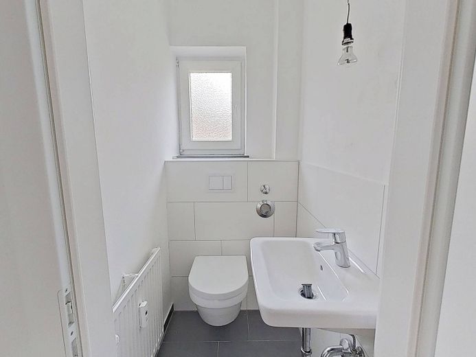 Sanierte 5-Zi-Whg. mit BALKON - perfekt für eine Familie – Gäste-WC