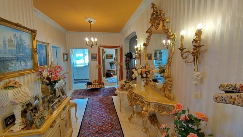 Luxuriöses Wohn-/Geschäftshaus in einer der besten Lagen von Frankenthal (ca. 800m² Fläche) – Diele