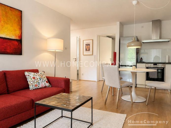 Hochwertig möblierte 2-Zimmer-Wohnung mit Balkon – 0f6e8306d6abdc8918e035d7ae8f06ed73a06d95.jpg