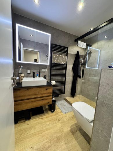 2 pokoje, 65 m², po kapitalnym remoncie, zabudowa kuchenna, miejsce parkingowe – Zdjęcie 4