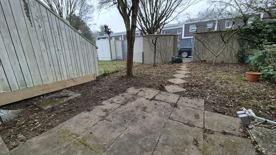 Neuer Preis ! RMH mit Garage, 2 Balkonen, Garten und Terrasse – Terrasse + Garten