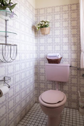 Süßes Gäste-WC EG