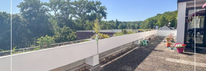 Sonnige 4-Zimmer Wohnung mit großzügiger Terrasse und Balkon!