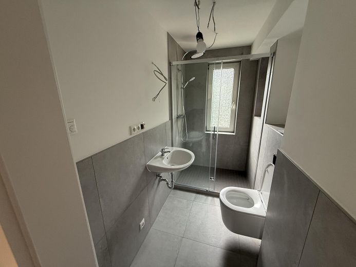 Kernsanierte 3-Zimmer Wohnung im 1. OG mit großem Balkon, Fußbodenheizung und Stellplatz – फोटो 4