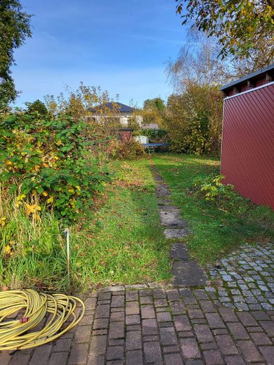 Baugrundstück mit genehmigter Bauvoranfrage in Teltow ! Natürlich Provisionsfrei ! – Z.Z. Lagerraum (Abriss)