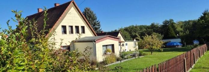 Objekt-Nr.: 8826 - Einfamilienhaus DHH mit Nebengebäuden in beliebter Wohnlage Plauen (Reusa)