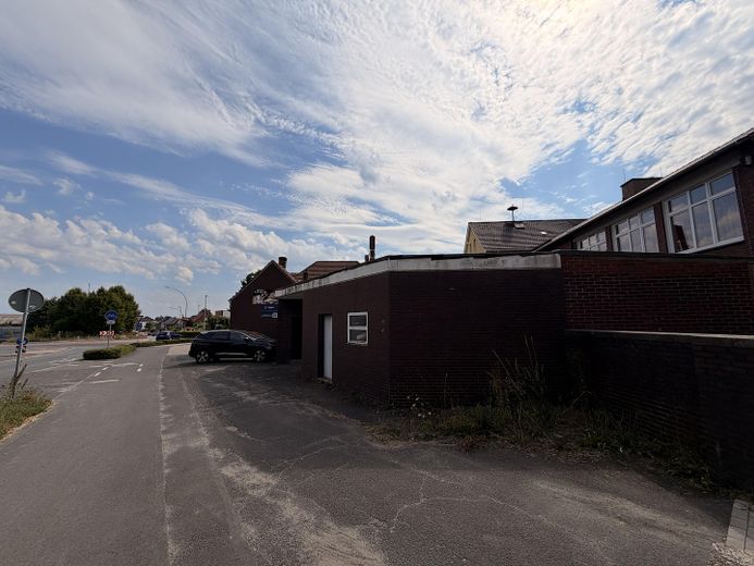 Wohn- und Geschäftshaus mit Ladenfläche, Nebengebäude, Garagen&Ausbaupotenzial in Nordkirchen-VHB – Garagenseitenansicht