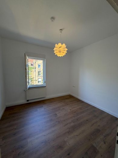 شقة أنيقة من غرفتين مع مطبخ مجهز حديثًا في شارع زودشتراسه بجنوب هايلبرون – Schlafzimmer 2