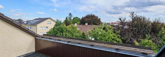 Sonne & Weitblick in Straubing: Ihre 2-Zimmer-DG-Wohnung mit 14 m² Terrasse und Garage