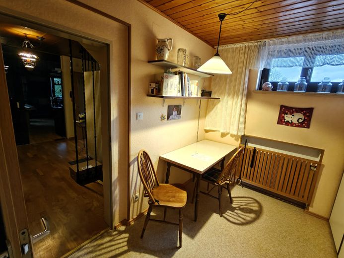 Maison mitoyenne bien entretenue en emplacement central – Esszimmer
